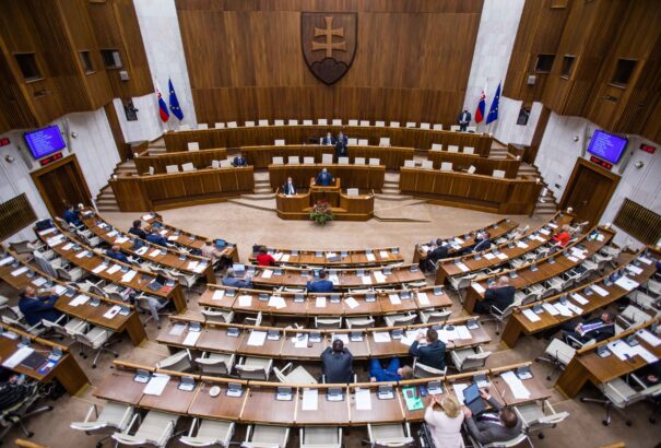 A Polis parlamentbe mérte a Szövetség-Alianciát