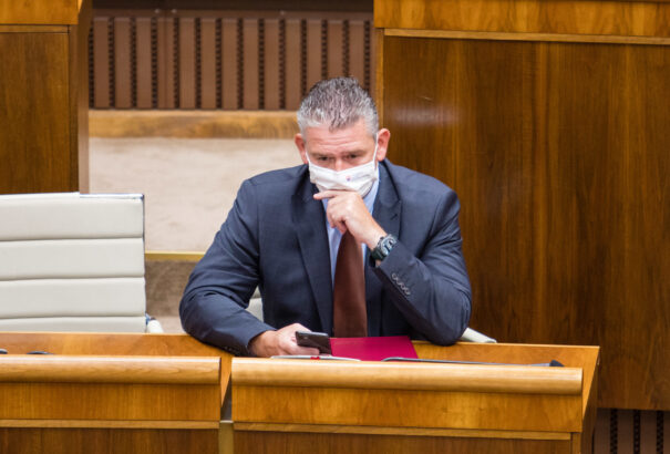 Ha átmegy a módosítás, akkor a belügyminiszter versenypályázat nélkül nevezheti ki a következő rendőrfőnököt