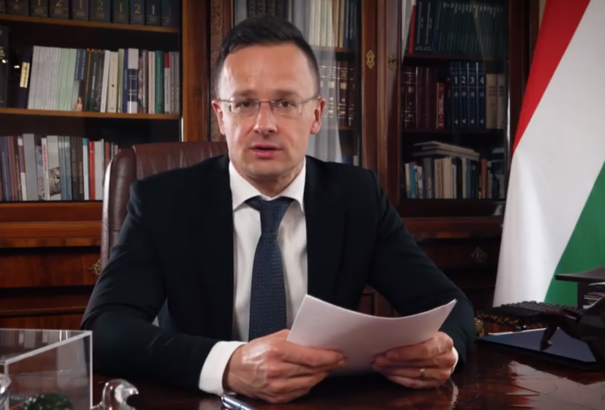 Szijjártó Péter: Tisztelet a hősöknek, szégyen a cserbenhagyókon, éljen a szabad Magyarország!
