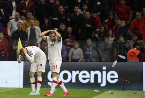 Vb-selejtezők – Zárt kapus büntetés az albánoknak, nem mehetnek idegenbe a lengyel drukkerek