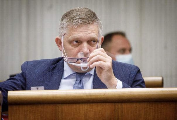 Gorilla 2: Ficotól 50 ezer eurót loptak el, míg Görögországban koronavírusosan feküdt, karanténban