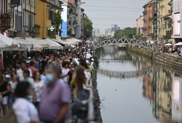 WHO: Európát kivéve a világon mindenhol csökken a koronavírus-fertőzöttek száma