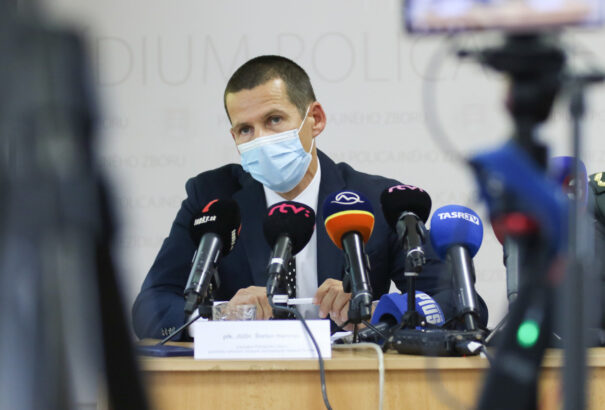 Hamran lecseréli a rendőrségi vezetőket, távozik a NAKA főigazgatója is