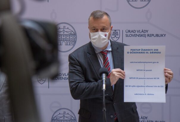 A szociális otthonok lakói és munkatársai már jelentkezhetnek a harmadik oltásra