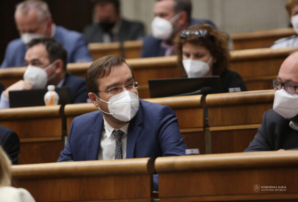 Krajčí élesen bírálta Lengvarskýt: Szlovákiában a legsúlyosabb a harmadik hullám felfutása