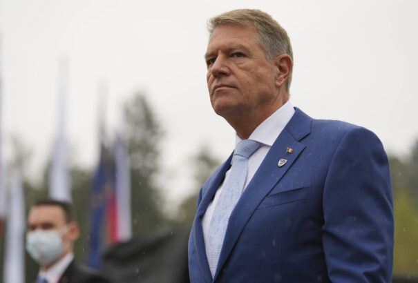 Román kormányválság: Az USR-PLUS pártelnökét bízta meg kormányalakítással Iohannis államfő