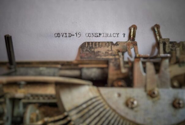 Felmérés: A konspirációs elméletekkel való egyetértés nagyban befolyásolja az átoltottsági szintet