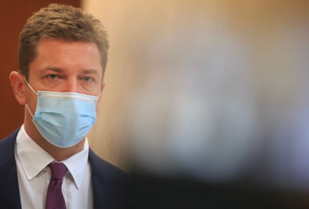 Doležal szerint szégyen, hogy a két legnagyobb szlovákiai városnak Magyarországon keresztül van autópálya-összeköttetése