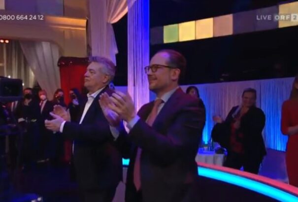 Ausztria: Amíg az ország a lezárásokat sínyli, addig a politikusok a köztévében táncoltak