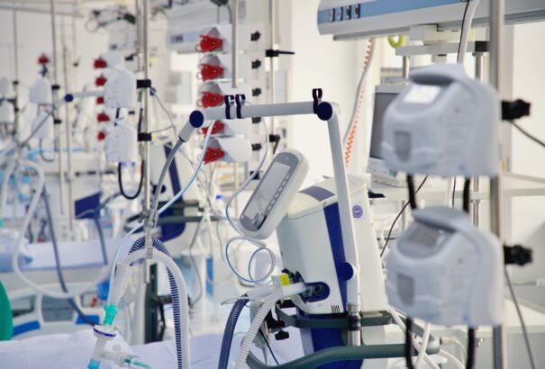 Koronavírus – Zsolna megyében már nincs szabad lélegeztetőgépes ágy