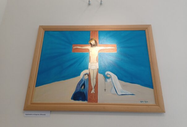 Lélekgazdagító képzőművészeti kiállítás nyílott a komáromi Szent András Bazilika oratóriumában