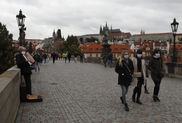Csehország szigorít az óvintézkedéseken, de karácsonyi lockdown nem fenyeget
