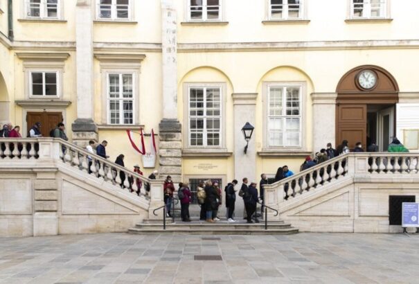 Ausztriában a szigorú óvintézkedések segítettek az oltási kampányon