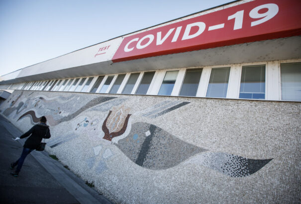 Koronavírus Szlovákiában: 37 elhunyt és 12 763 új fertőzött az elmúlt nap mérlege