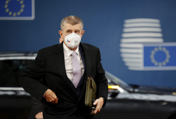 Babiš: Csehországban hétfőtől csak az oltásról és a covidon való átesésről szóló igazolást fogadjuk el