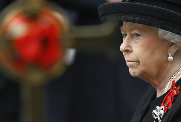 Breaking! 96 éves korában elhunyt II. Erzsébet királynő