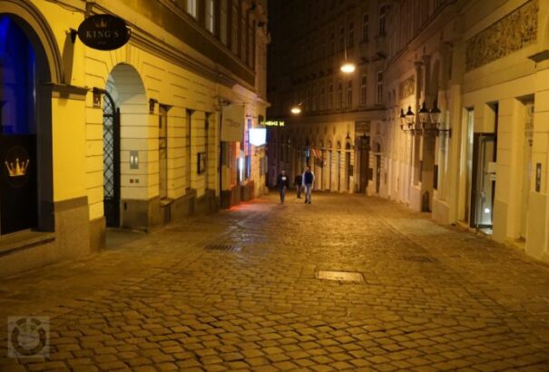 A pokol kilenc perce: Egy éve történt a bécsi terrortámadás (helyszíni fotókkal)