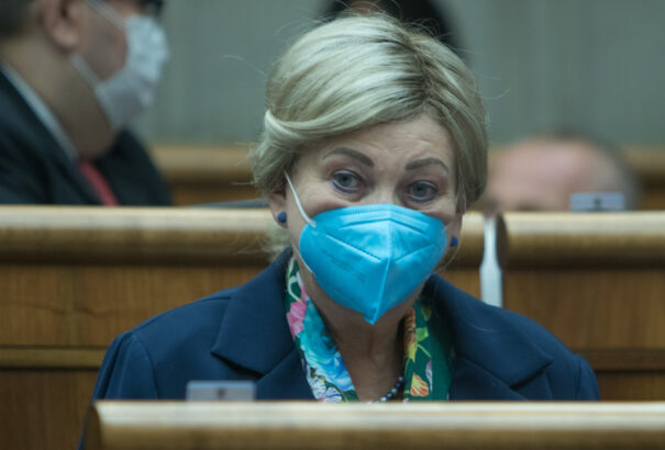 Egy szavazaton csúszott el Záborskáék pro-life törvénye – a liberálisok ünnepelnek