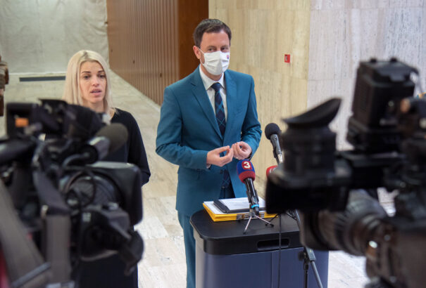 A kormány szerdán az országos lockdown bevezetéséről is tárgyalni fog