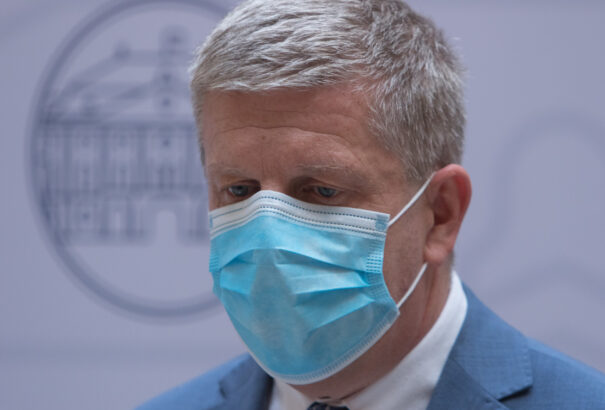 Harmadik hullám – Lengvarský megkongatta a vészharangot: súlyos a járványhelyzet, elfogytak a lélegeztetőgépek