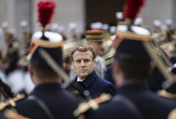 Macron többfrontos háborút vív a politikai korrektség és a woke-vírus ellen. Legalábbis, az elnökválasztásokig biztosan…