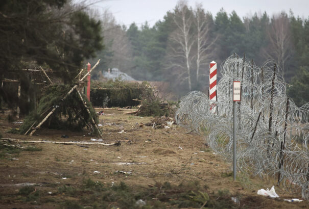 Fehéroroszország kiürítette a határmenti migránstábort – Lukasenka csatát vesztett? (Körkép-elemzés)