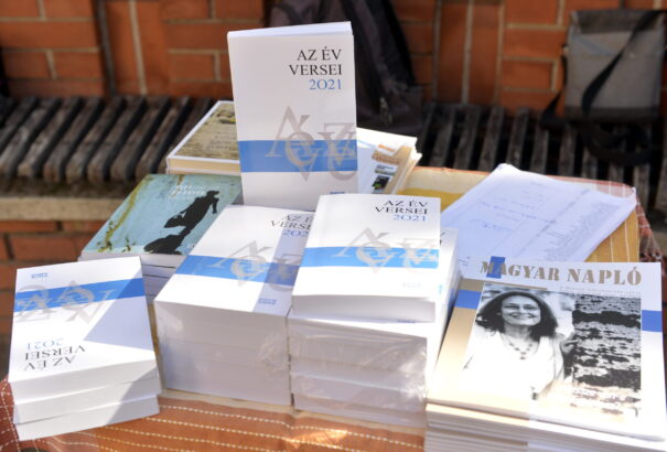 Jubileumi Versmaraton – igazi kulturális csemegével készül az irodalombarátoknak a Kossuth Rádió és az M5 csatorna