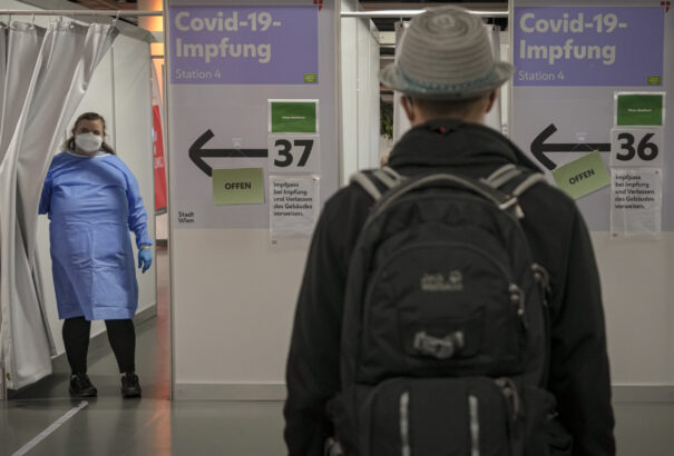 Ausztriában már négy hónap után lehet oltakozni a harmadik vakcinával