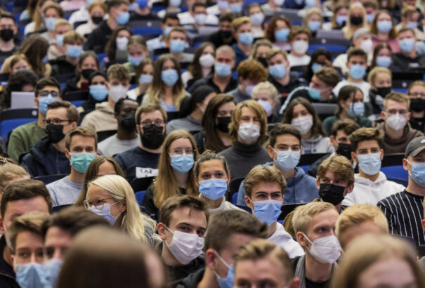 Koronavírus – Elérte a 80 százalékot a két oltási dózissal beoltottak aránya Nagy-Britanniában