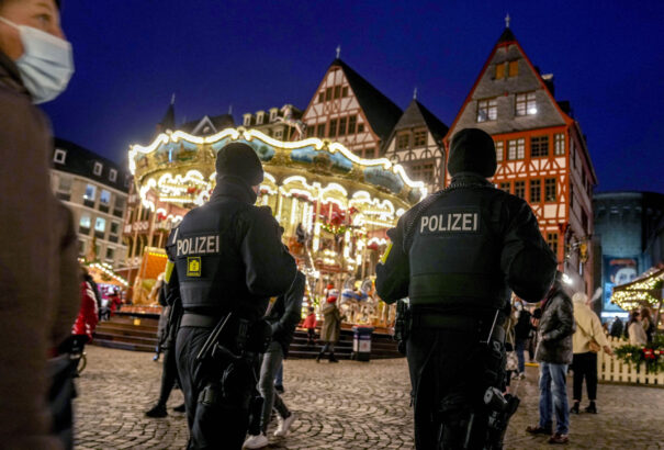 Koronavírus – Az élet egyre több területéről tiltják ki az oltatlanokat Németországban