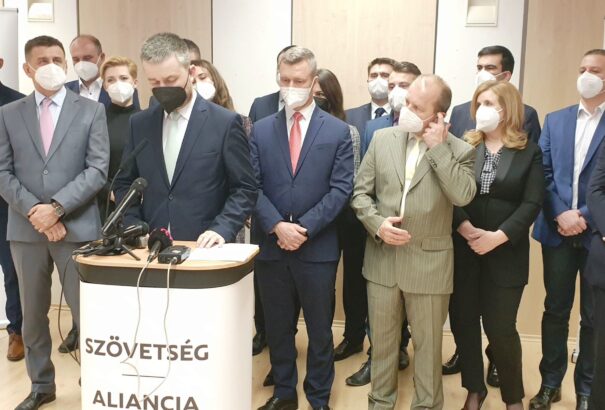 AKO felmérés: Mélyen 5 százalék alatt a Szövetség, második az SaS