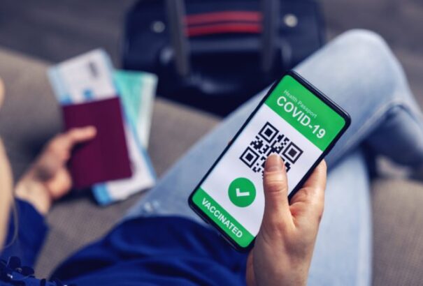 Csehország hamarosan osztrák modellre gúzsba kötheti az oltatlanokat