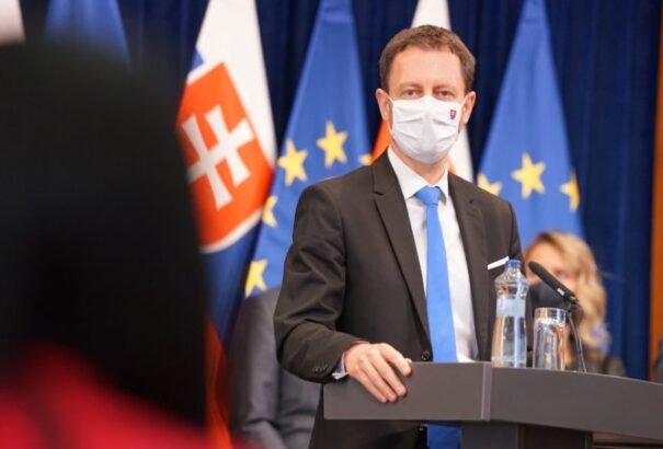 Heger: Az idősek kötelező oltásáról tárgyalunk