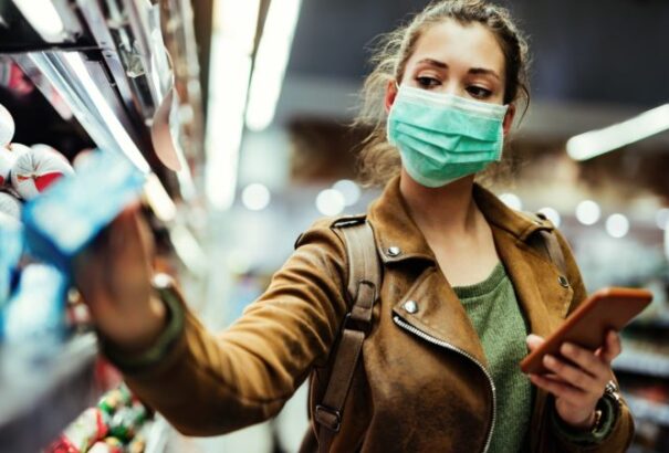 Virológus: A szájmaszkokat még jó pár évig hordani fogjuk