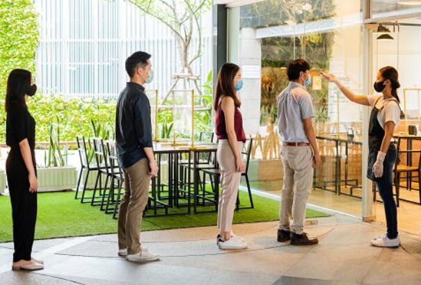 Közegészségügyi Hivatal: Csütörtöktől tilos lesz tömegrendezvényeket szervezni