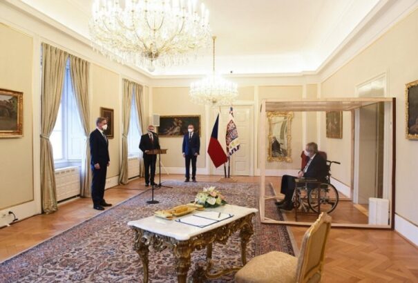 Miloš Zeman államfő vasárnap kinevezte Petr Fialát Csehország új kormányfőjének