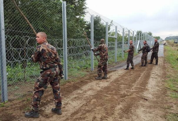 Micskó András: Kerítők és kerítések – Tíz éve épült fel a magyar határkerítés. Brüsszel ma is kettős mércét alkalmaz