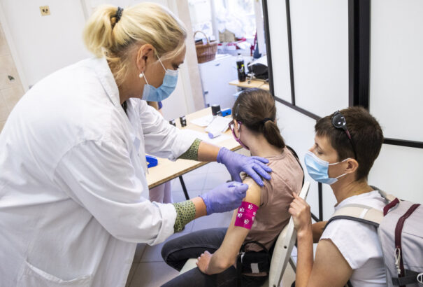 Kezdődhet a gyermekek oltása?