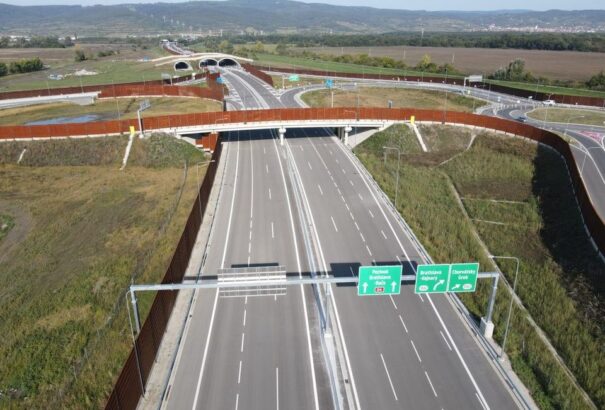 Átadták Pozsonyban a D4 utolsó, hiányzó szakaszát Szőlős (Vajnory) és Pozsonyivánka (Ivánka pri Dunaji) között