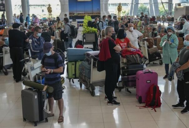 Több mint 60 ország turistái előtt nyitotta meg határait Thaiföld másfél év után