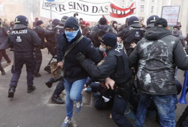 Koronavírus: Mintegy 40 ezren vonultak az utcára Bécsben