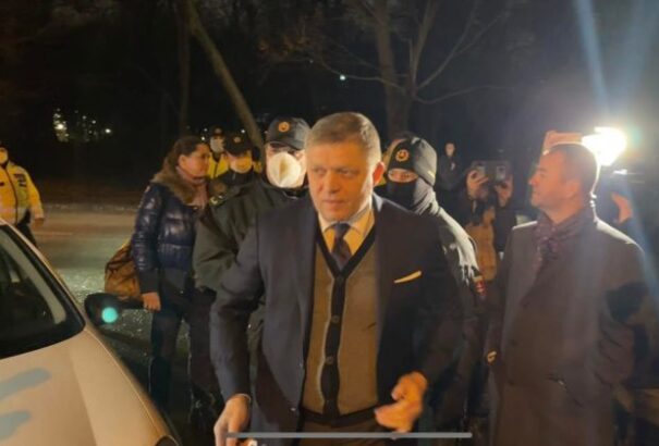 Robert Fico: Így számolják fel a demokráciát Szlovákiában
