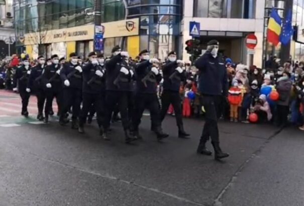 Bocsánatot kért a kolozsvári csendőrség, miután lebőgtek a nagy román nemzeti ünnepen (videó)