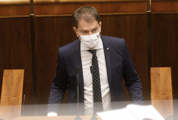 Gyorsított eljárásban tárgyalja a parlament az 500 eurós utalványok javaslatát