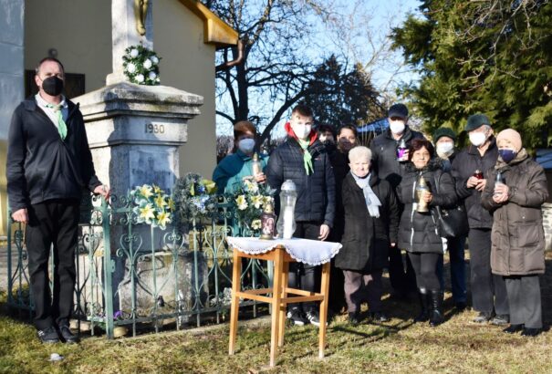 Karácsony márpedig lesz – Megérkezett a Betlehemi Békeláng a Medvesaljára