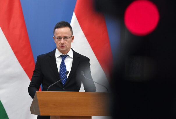 Szijjártó: a V4-ek sikerének egyik kulcsa a józanság a gazdaság és a biztonság területén