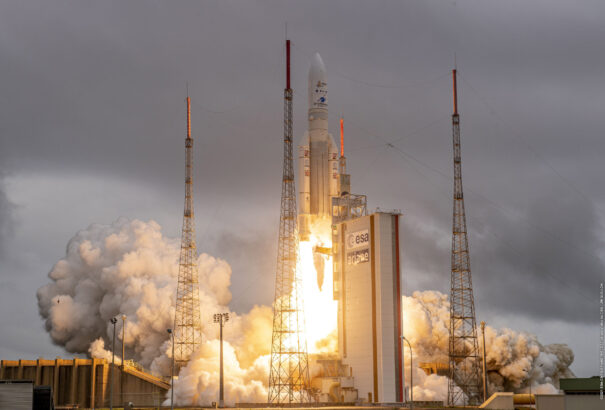 Felbocsátották a James Webb-űrteleszkópot – videó