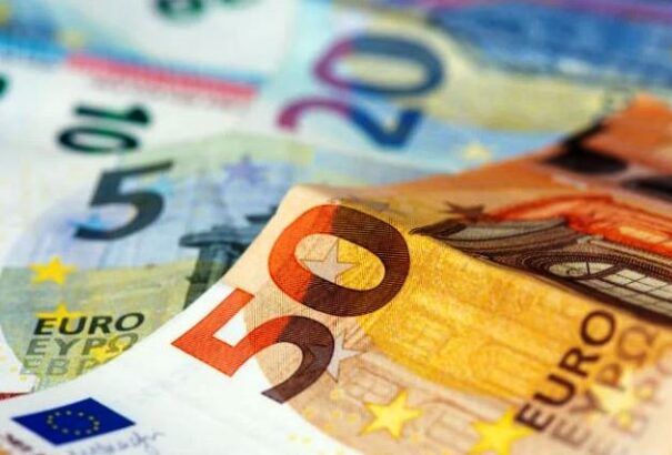 Jönnek az új eurós bankjegyek. Az ECB a polgárokat is bevonná a tervezésükbe