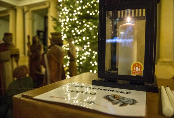 Megérkezett Szlovákiába a betlehemi békeláng