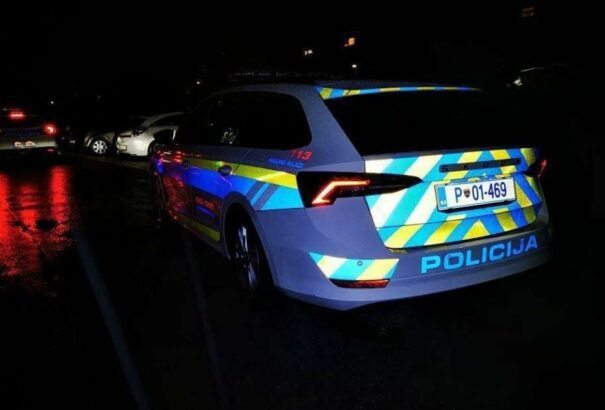 Egy migráns meghalt, többen megsérültek egy autós üldözésben Szlovéniában